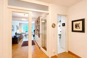 Attraktive vermietete 2-Zimmer-Wohnung mit großem Südwestbalkon in ruhiger Toplage von Schlachtensee – Die vollständige Adresse der Immobilie erhältst du vom Anbieter., 14129 Nikolassee, Berlin – Vorschaubild 12