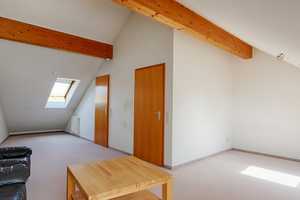 Modernes Reihenhaus mit Garten und Garage in ruhiger Lage – Reutlingen (Kreis) – Vorschaubild 16