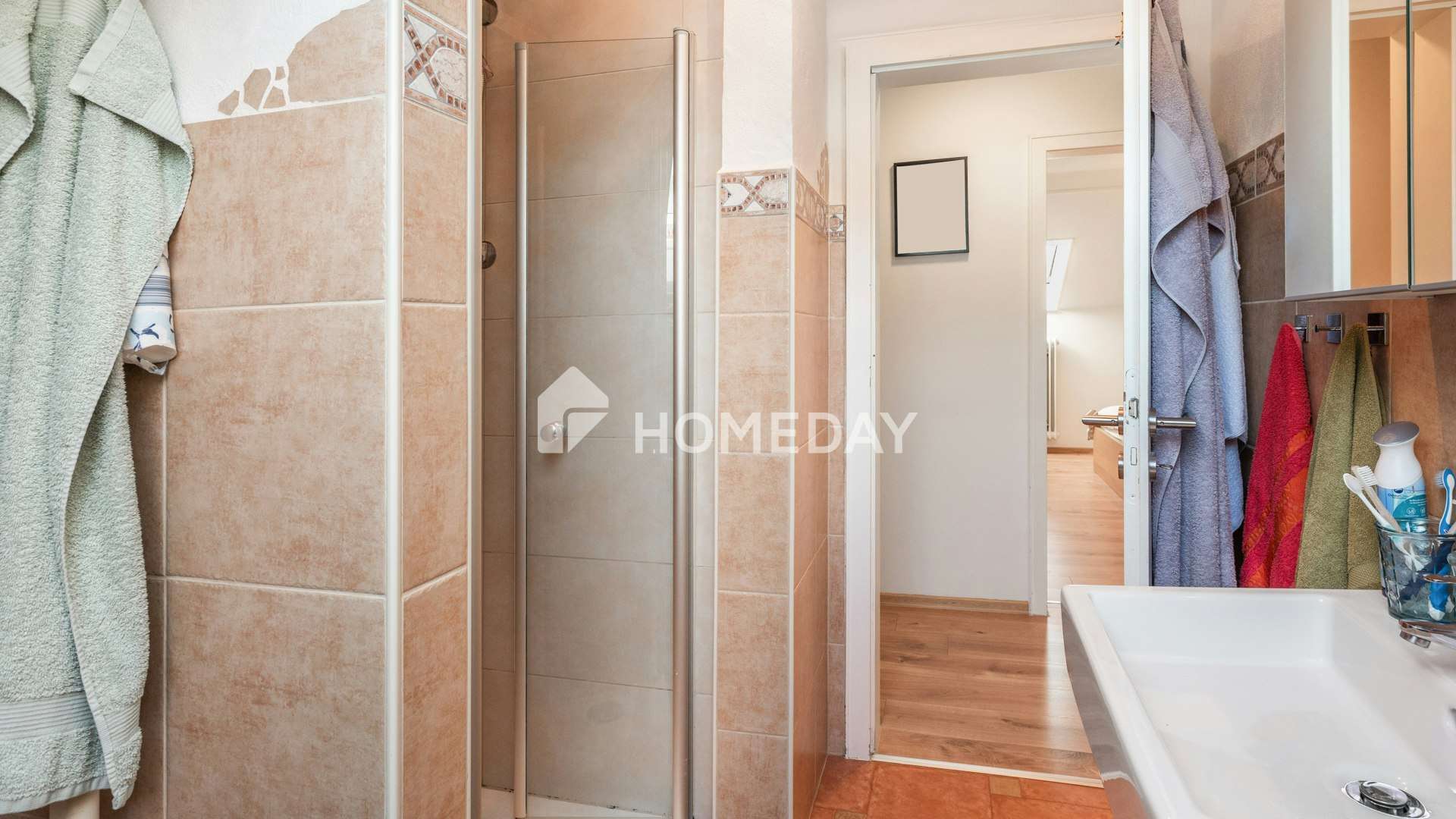 Immobilie in Kalbach - Modernisiertes Dreifamilienhaus mit 358 m², 16,5 kWp PV & traumhafter Süd-Terrasse mit Fernblick - Bild 2