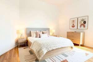 Bezugsfreie Altbauwohnung in begehrter City West-Lage!