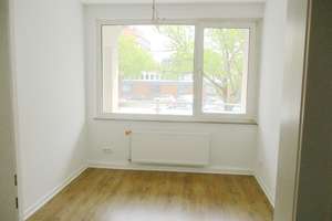 Freundliche 3-Zimmer-Wohnung mit 2 Balkonen in Krefeld – Die vollständige Adresse der Immobilie erhältst du vom Anbieter., 47798 Stadtmitte, Krefeld – Vorschaubild 9