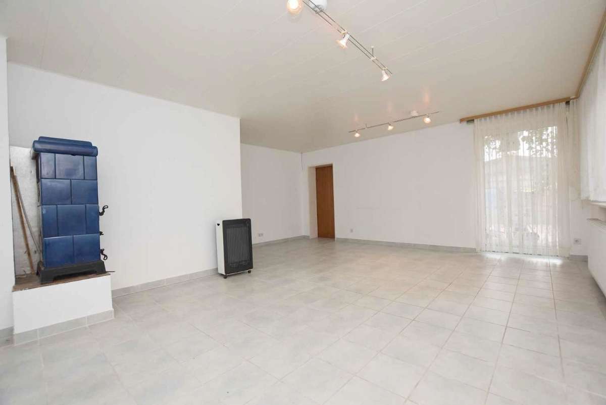 Geräumige Doppelhaushälfte mit 7 Zimmern, 2 Bädern + Garage., Wolfenbüttel Kreis – Bild 3