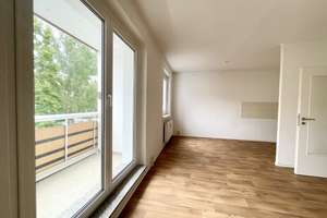 Charmante 4-Zimmer-Wohnung mit Balkon, Stellplatz und großzügigem Raumangebot im Neustädter Feld – Die vollständige Adresse der Immobilie erhältst du vom Anbieter., 39128 Neustädter Feld, Magdeburg – Vorschaubild 2