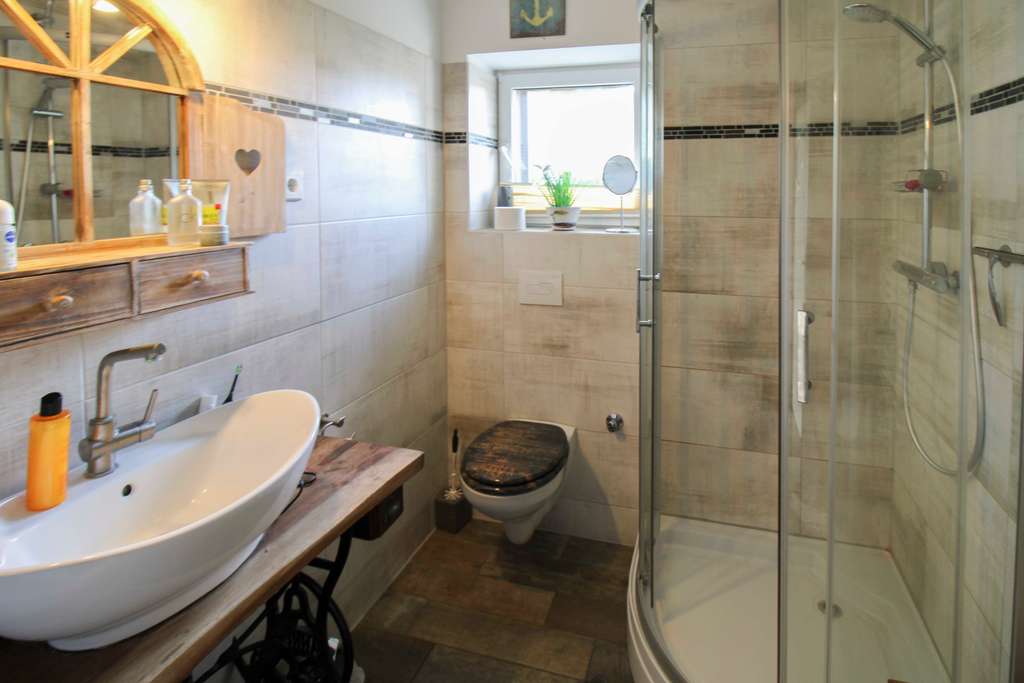 Immobilie in Altenkirchen - Bungalow „Villa Schwarbylon“ in Schwarbe – Entspannung am nördlichsten Zipfel Rügens - Bild 1