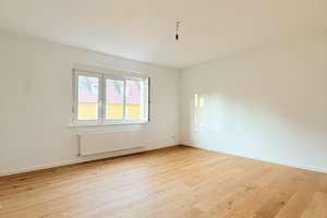 STUTTGART OST | WG-ZIMMER | EINBAUKÜCHE