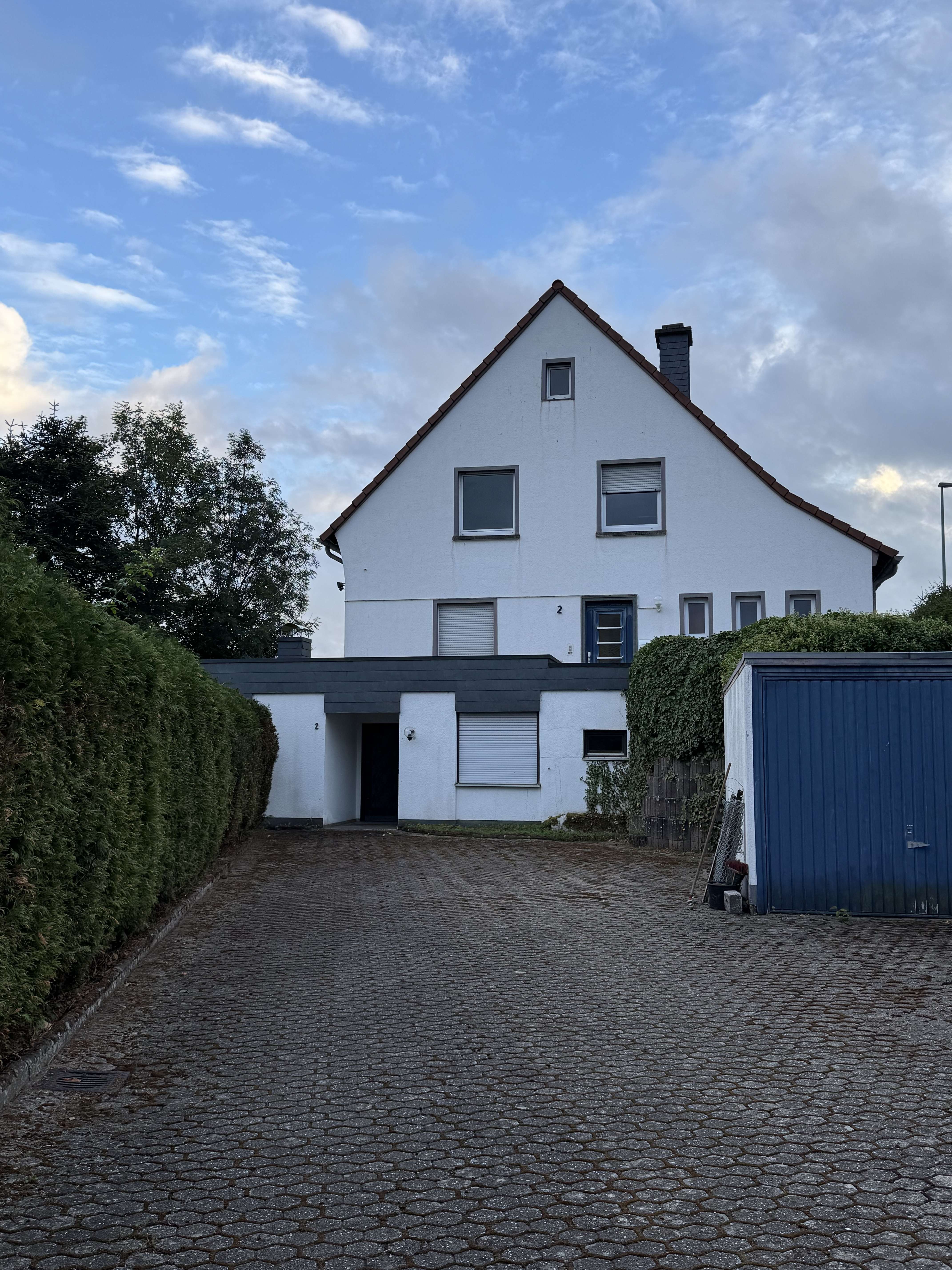 ** Schönes 3 Parteienhaus in sehr gute Lage von Daun ** Eigennutzung + Vermietung od Kapitalanlage, Vulkaneifel Kreis – Bild 2