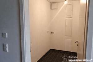 Großzügige 2 Zimmerwohnung mit Einbauküche in zentraler Münchner Lage – Die vollständige Adresse der Immobilie erhältst du vom Anbieter., 80686 Land in Sonne, München – Vorschaubild 11
