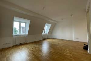 Besondere DG Wohnung im Portugiesenviertel!
