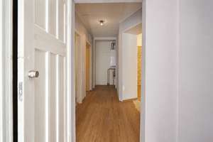 Bezugsfreie 4-Zimmer-Altbauwohnung – barrierefrei (WE05) – Die vollständige Adresse der Immobilie erhältst du vom Anbieter., 13359 Gesundbrunnen, Berlin – Vorschaubild 3
