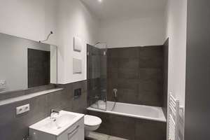 LOFT-Wohnung mit Süd-Terrasse, Parkett, Badewanne & PKW-Stellplatz / WE 1***