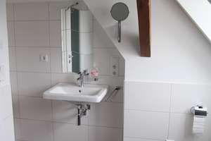 Traumhafte Dachgeschoß-Loft-Wohnung mit gehobener Ausstattung & TG-Stellplatz – Memeler Straße 13, 93057 Konradsiedlung-Wutzlhofen, Regensburg – Vorschaubild 6