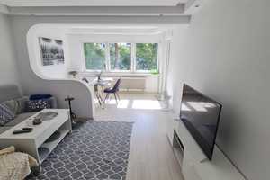 Lichtdurchflutete 3-Zimmer-Wohnung mit gehobener Innenausstattung mit Balkon und EBK in Karlsruhe – Kolberger Straße 24B 28, 76139 Karlsruhe – Vorschaubild 2