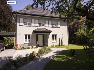 Provi frei Zweifamilienhaus mit Garage in 50127 Bergheim -