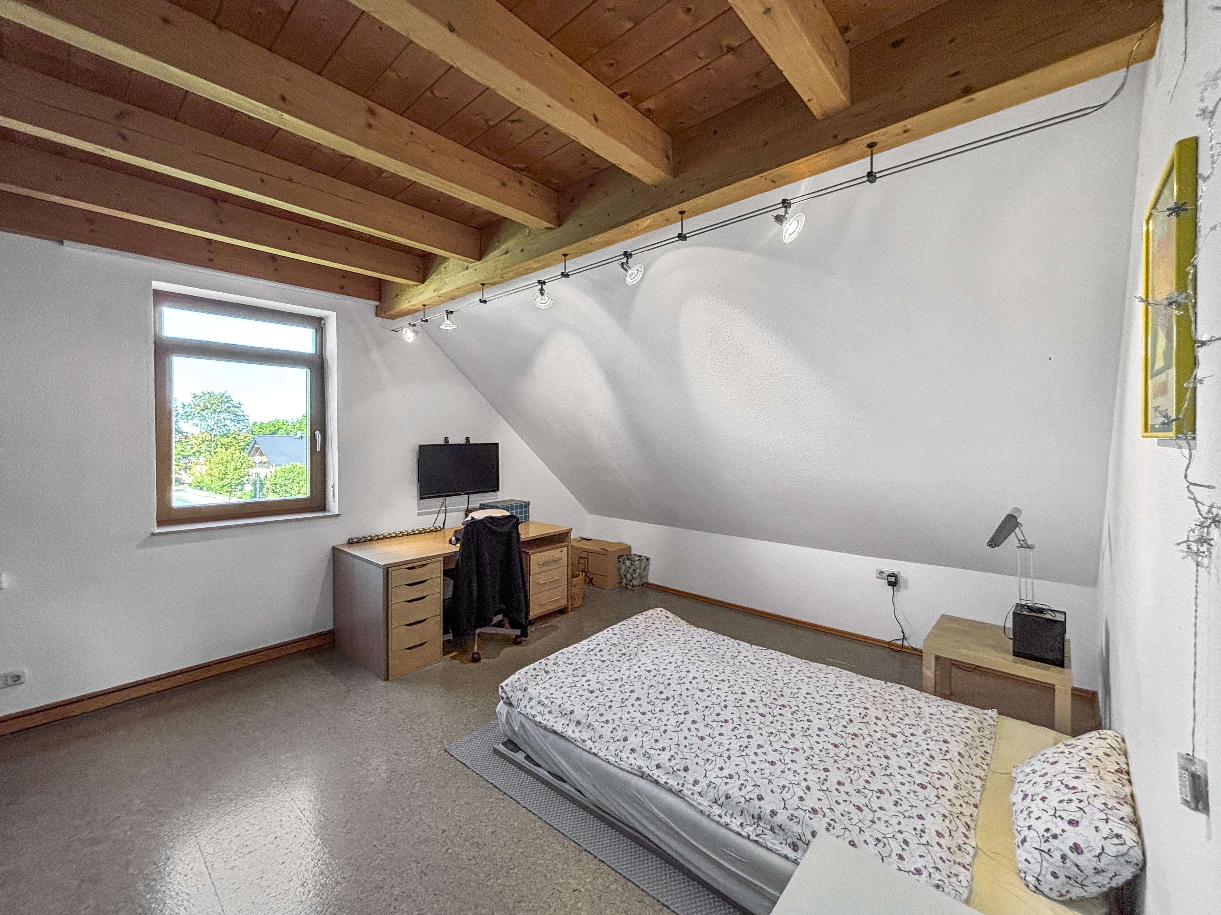 Immobilie in Rödelsee - Ruhige Familienidylle mit sonnigem Garten - Bild 7