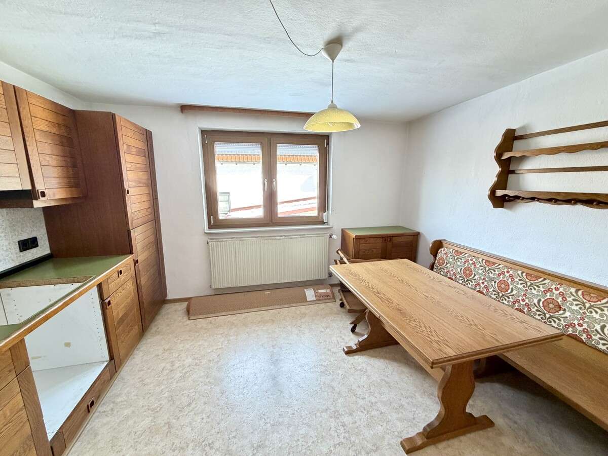 Immobilie in Regensburg - Renovierungsbedürftiges Zweifamilienhaus mit flexiblen Nutzungsmöglichkeiten in ruhiger Traumlage! - Bild 14