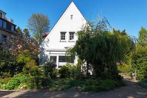 Charaktervolles Haus mit großem Grundstück und Potenzial – Die vollständige Adresse der Immobilie erhältst du vom Anbieter., 28359 Lehe, Bremen – Vorschaubild 2