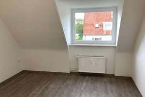 Kleine sanierte Dachgeschoss- Wohnung, sofort anmietbar! – Grünewaldstr. 24, 23564 Sankt Jürgen, Lübeck – Vorschaubild 5