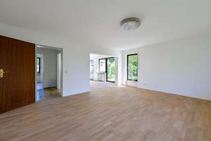 Wohnen im Grünen: Großzügige Erdgeschosswohnung mit weitläufigem Garten und viel Freiraum. – Die vollständige Adresse der Immobilie erhältst du vom Anbieter., 86199 Göggingen-Süd, Augsburg – Vorschaubild 15