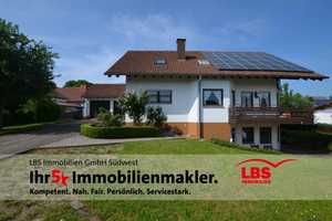 Familientraum mit Einliegerwohnung und großem Garten – Breisgau-Hochschwarzwald (Kreis) – Vorschaubild 2