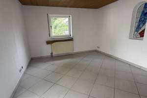 GEPFLEGTES REIHENECKHAUS MIT GARAGE UND AUSBAURESERVE – Die vollständige Adresse der Immobilie erhältst du vom Anbieter., 74172 Neckarsulm – Vorschaubild 3