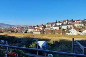 3-Zimmer Wohnung in Stuttgart am Rotenberg mit Weitblick und Balkon & Terrasse 