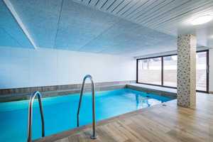 Traumhafte Villa mit Hallenbad, Sauna und großem Garten – Freiburg im Breisgau – Vorschaubild 5