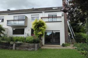Großes  7-Zimmer-Reihenendhaus mit gehobener Innenausstattung zum Kauf in Nordenstadt