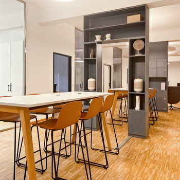 Privater Büroraum für 3 Person in Regus Neumarkt