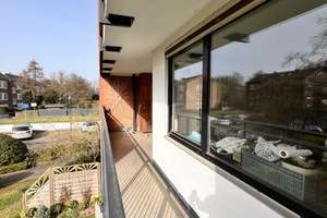 Gut geschnittene 3-Zimmer Wohnung mit Balkon, Tiefgaragenstellplatz und Blick ins Grüne