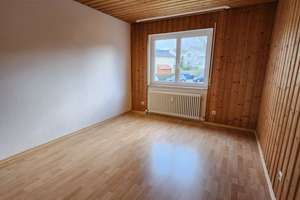 Gepflegte 4,5-Zimmer-Wohnung mit Balkon in ruhigem Mehrfamilienhaus – Reutlingen – Die vollständige Adresse der Immobilie erhältst du vom Anbieter., 72762 Reutlingen-Mitte, Reutlingen – Vorschaubild 9