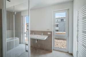 München-Pendler aufgepasst! Erstbezug: 4-Zimmer-Penthouse inkl. EBK  Whg. 28 – Zugspitzstraße 5 a, 86163 Hochzoll-Nord, Augsburg – Vorschaubild 9