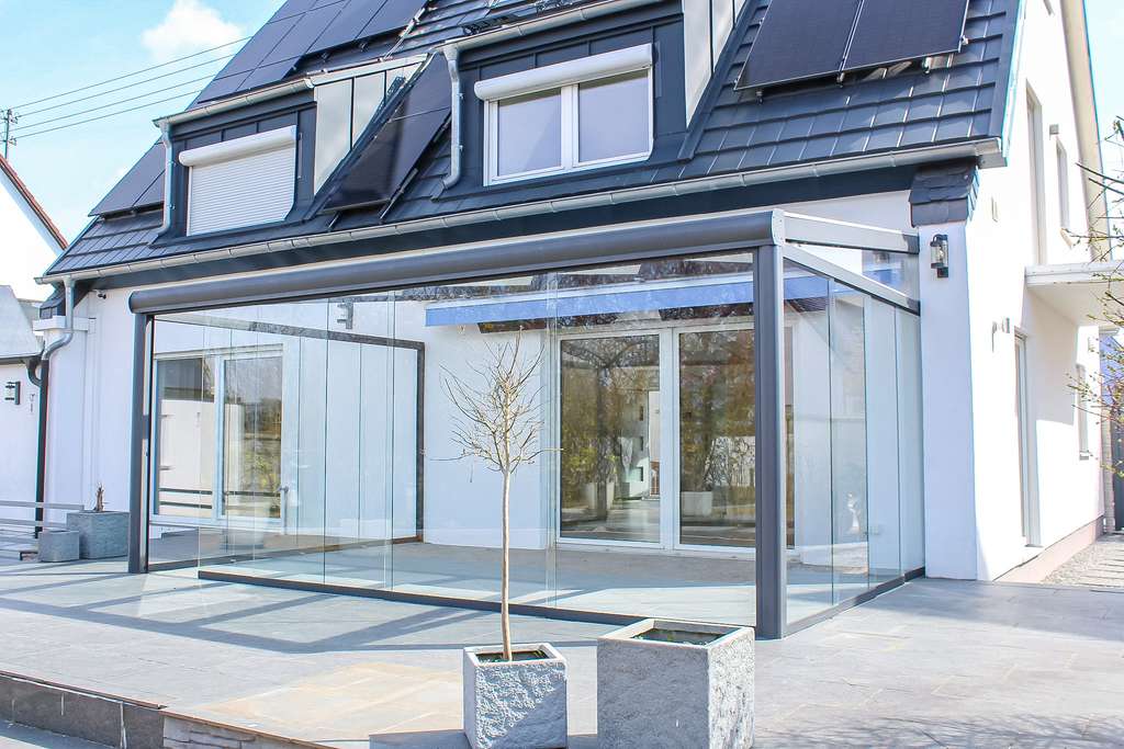 Immobilie in Graben - Hochwertig modernisiertes Einfamilienhaus mit großem Garten in ruhiger Bestlage - Bild 1