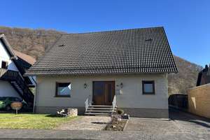 Einfamilienhaus am Ortsrand von Marsberg – Die vollständige Adresse der Immobilie erhältst du vom Anbieter., 34431 Marsberg – Vorschaubild 2