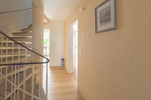 Reihenhaus in begehrter Lage mit pflegeleichtem Grundstück und Garage – Die vollständige Adresse der Immobilie erhältst du vom Anbieter., 96317 Kronach – Vorschaubild 3