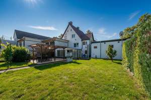 Renovierte Doppelhaushälfte mit Garten und Garage in zentrumsnaher Lage von Lünen – Die vollständige Adresse der Immobilie erhältst du vom Anbieter., 44536 Mitte, Lünen – Vorschaubild 1
