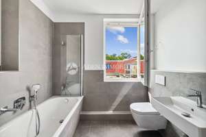 Erstbezug! 127 m² Dachgeschosswohnung mit Aufzug, Terrasse, 3 Schlafzimmern, Rudolfkiez Friedrichsha – Bossestr. 9, 10245 Friedrichshain, Berlin – Vorschaubild 23