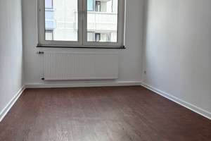 Helle, gut geschnittene 2-Zimmer-Wohnung mit Balkon Nähe Werhahn