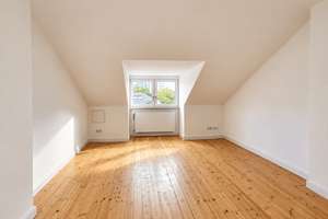 Renovierte Dachgeschoss-Wohnung im Westend – 60325 Westend-Süd, Frankfurt am Main – Vorschaubild 5
