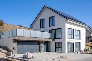 Ihr Traumhaus: 
modern, smart, großzügig – Die vollständige Adresse der Immobilie erhältst du vom Anbieter., 72525 Münsingen – Vorschaubild 1