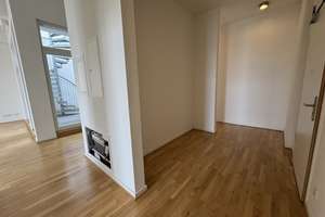 Preisgünstige, individuelle 4-Zimmer-Dachgeschosswohnung mit EBK, Balkon und Dachterrasse mit Aussic – 4103 Zentrum-Südost, Leipzig – Vorschaubild 1