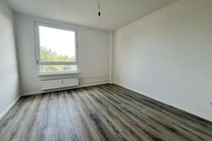 Weihnachtsaktion: 500 € Gutschein+3 Nettokaltmieten frei! Tolle 3-Zimmer-Wohnung mit Balkon! – Philosophenweg 6, 45279 Freisenbruch, Essen – Vorschaubild 3