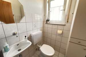 Ideal für große Familien:
2 ½-FAMILIENWOHNHAUS
MIT GARTEN UND 3 GARAGEN – Die vollständige Adresse der Immobilie erhältst du vom Anbieter., 74523 Schwäbisch Hall – Vorschaubild 13