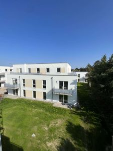 Neubau! Barrierearm! große 3-Zimmer-Dachgeschoss-Wohnung mit Terrasse, Duschbad, Einbauküche