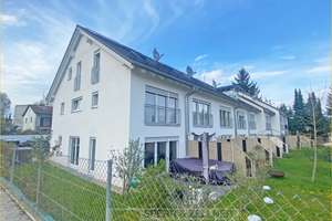 Markt Schwaben - Tapetenwechsel gewünscht? Gemütliches RMH in zentraler Lage – Die vollständige Adresse der Immobilie erhältst du vom Anbieter., 85570 Markt Schwaben – Vorschaubild 2