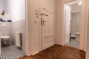 Stilvoll sanierte 1,5-Zimmer-Wohnung mit Balkon, EBK und teilmöbliert ab sofort bezugsfrei – Implerstraße 54, 81371 Sendlinger Feld, München – Vorschaubild 8