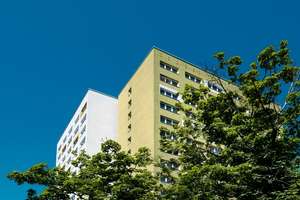 Renoviert. Bezugsfertig. Ihr Zuhause. / Renovated. Move-in ready. Your new home.