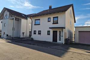 Freistehendes Einfamilienhaus mit schöner Aussicht und großem Potenzial – Die vollständige Adresse der Immobilie erhältst du vom Anbieter., 89520 Heidenheim an der Brenz – Vorschaubild 2
