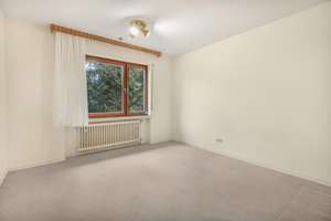 Bremen-Oberneuland: großzügiges freist. Einfamilienhaus mit 5 Zimmern, großem Grundstück und Garage – Die vollständige Adresse der Immobilie erhältst du vom Anbieter., 28355 Oberneuland, Bremen – Vorschaubild 16