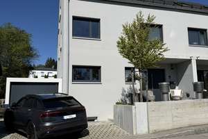 **Begehrte Lage - Bergheim ** Moderne und großzügige DHH  / EBK / Garten / Garage!