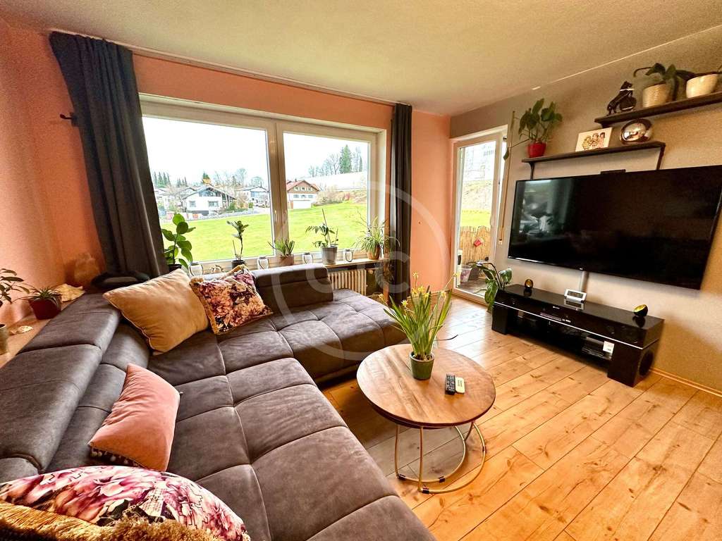 Immobilie in Günzach - Attraktive Kapitalanlage: Charmante 4-Zimmer-Etagenwohnung in Günzach - Bild 2